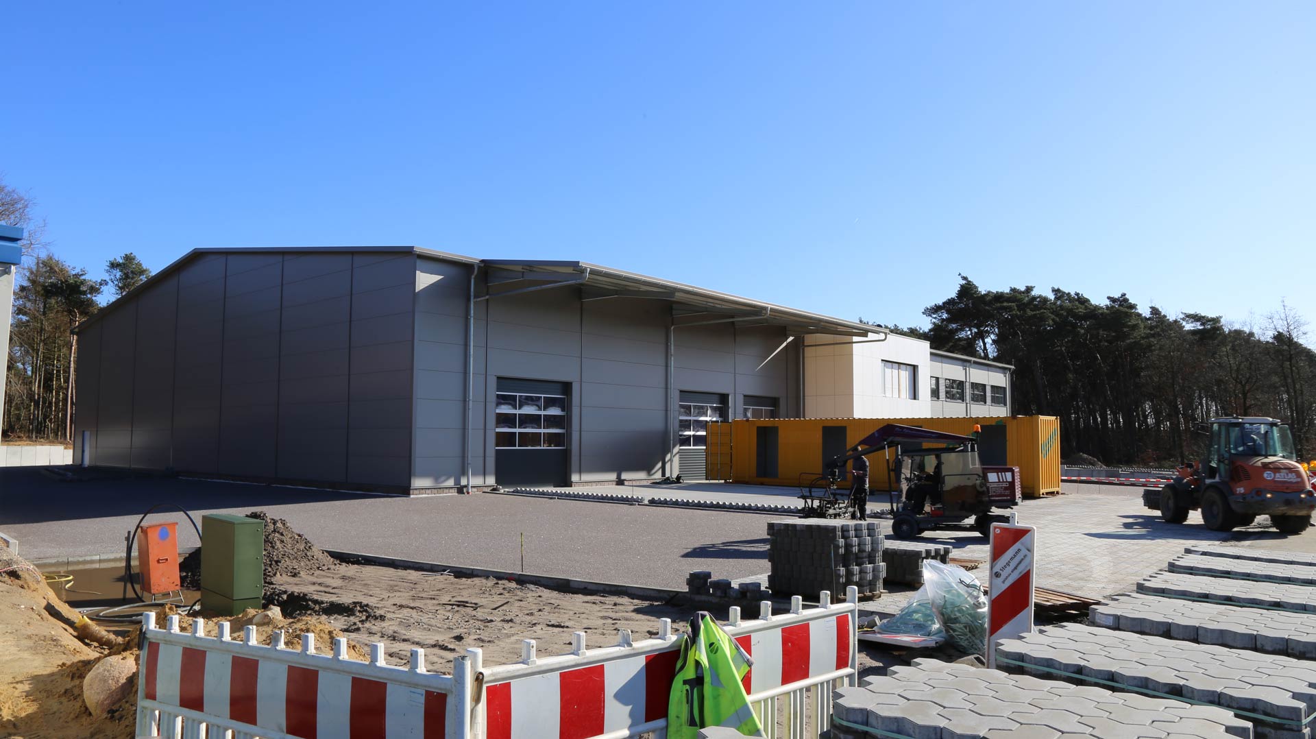 Neue Produktionshalle von medimobil in Löningen